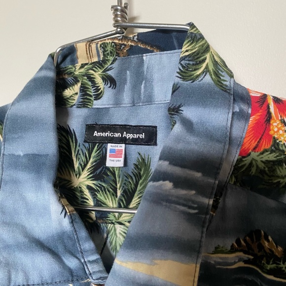 American Apparel Hawaiian Rayon Button Up - Picture 3 of 5